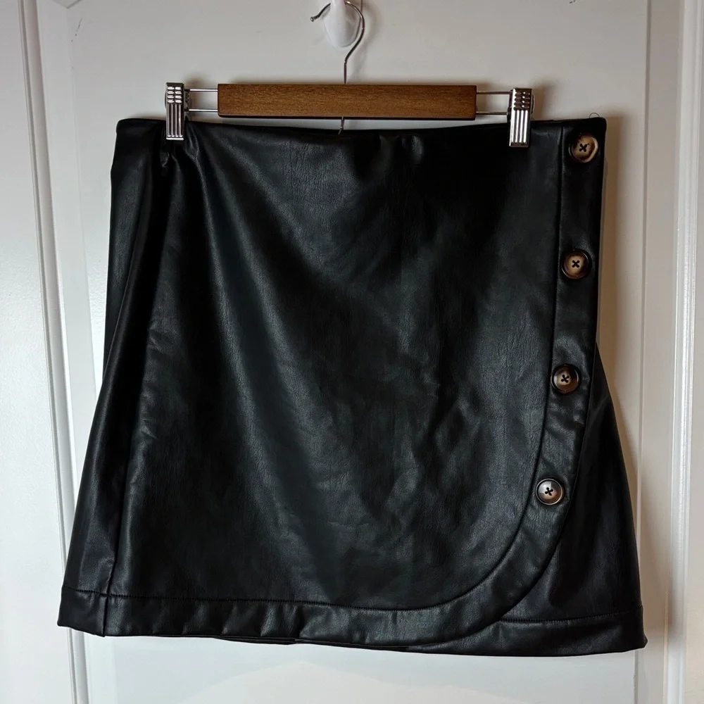 Sabrina Lauren Faux Leather Faux Wrap Mini Skirt Black Sz L NWT